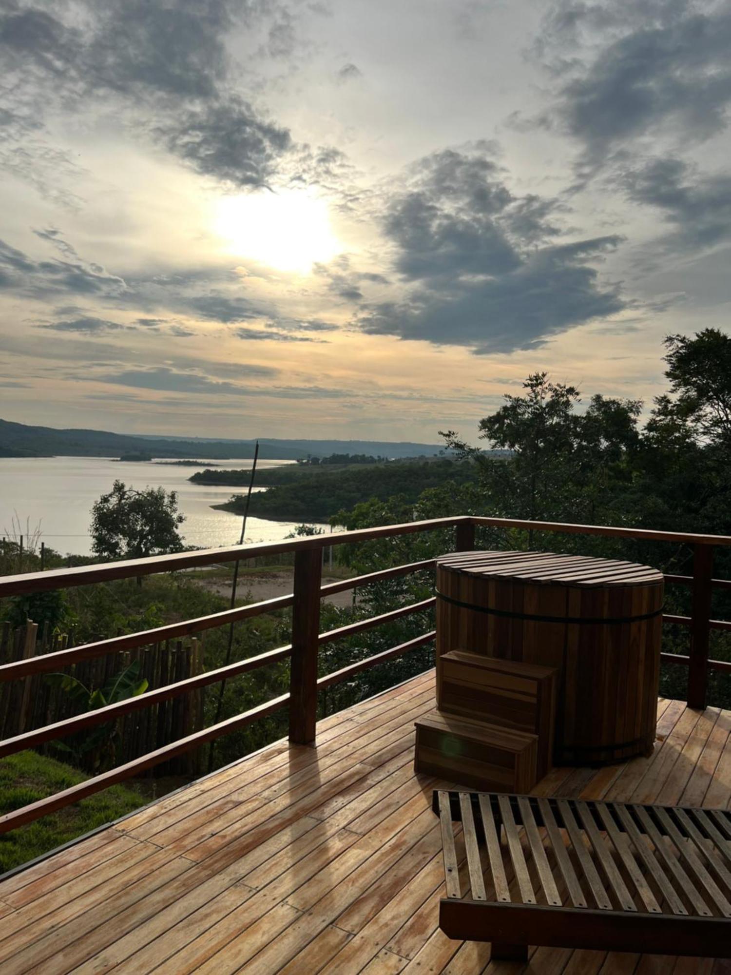 Chale Recanto - Ofuro, Banheira, Vista, Cachoeira E Lago Alexania Exteriör bild
