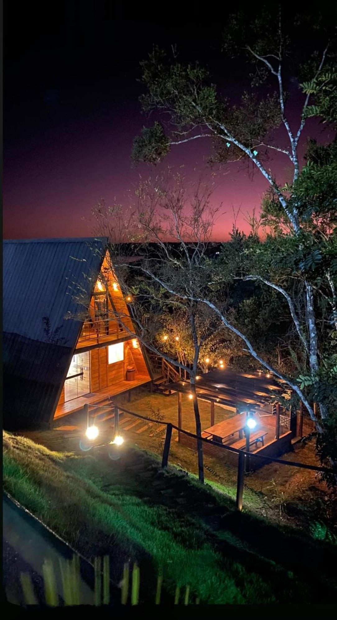 Chale Recanto - Ofuro, Banheira, Vista, Cachoeira E Lago Alexania Exteriör bild